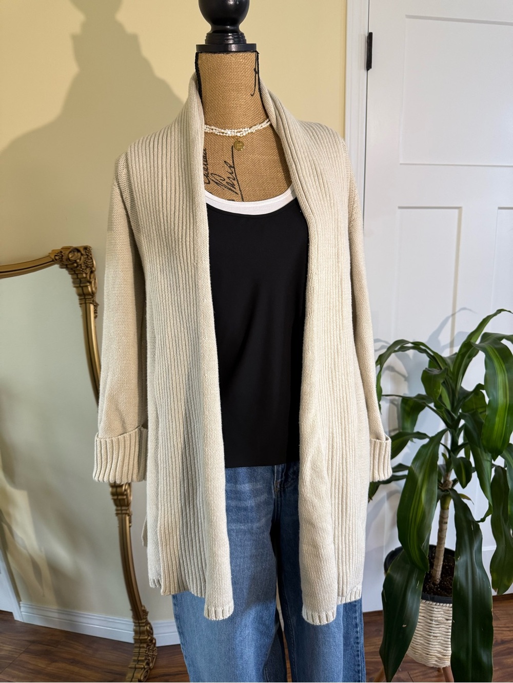 Classic open front Sweater in Neutral Cream